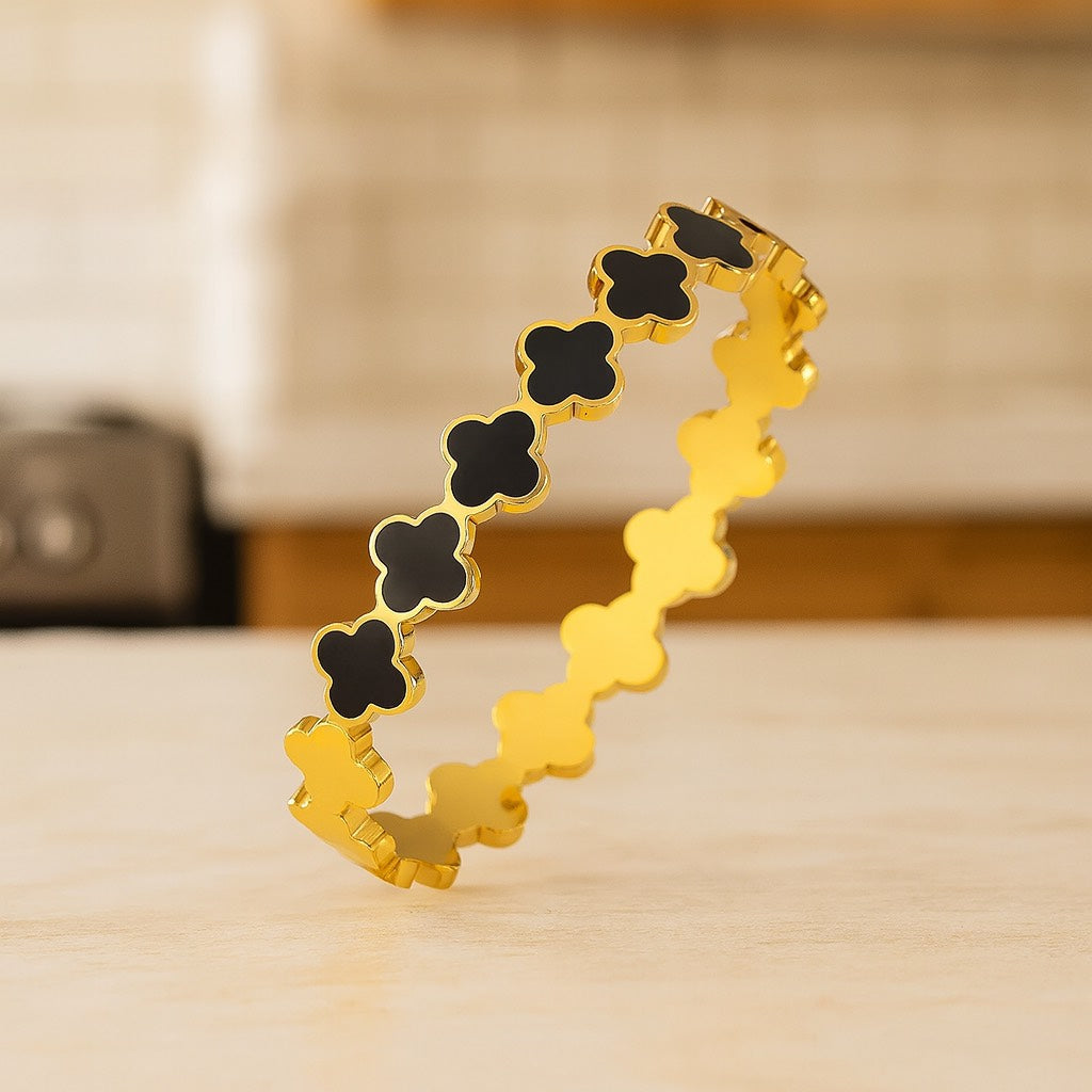 Aurora Clover Bangle