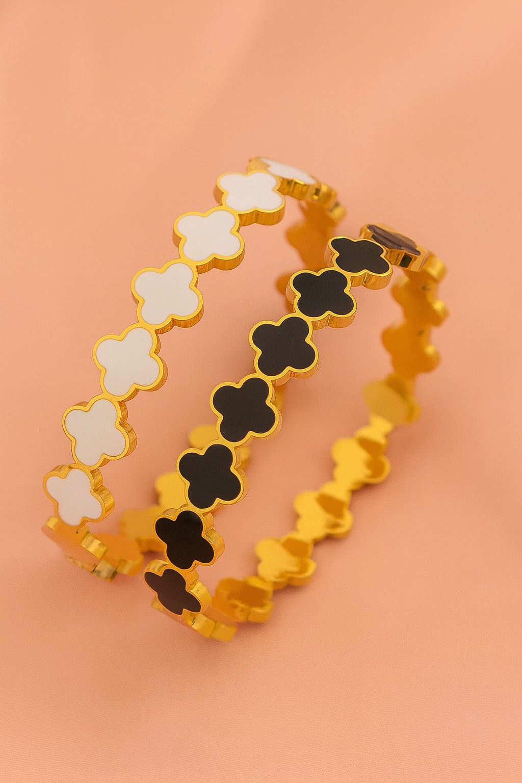 Aurora Clover Bangle